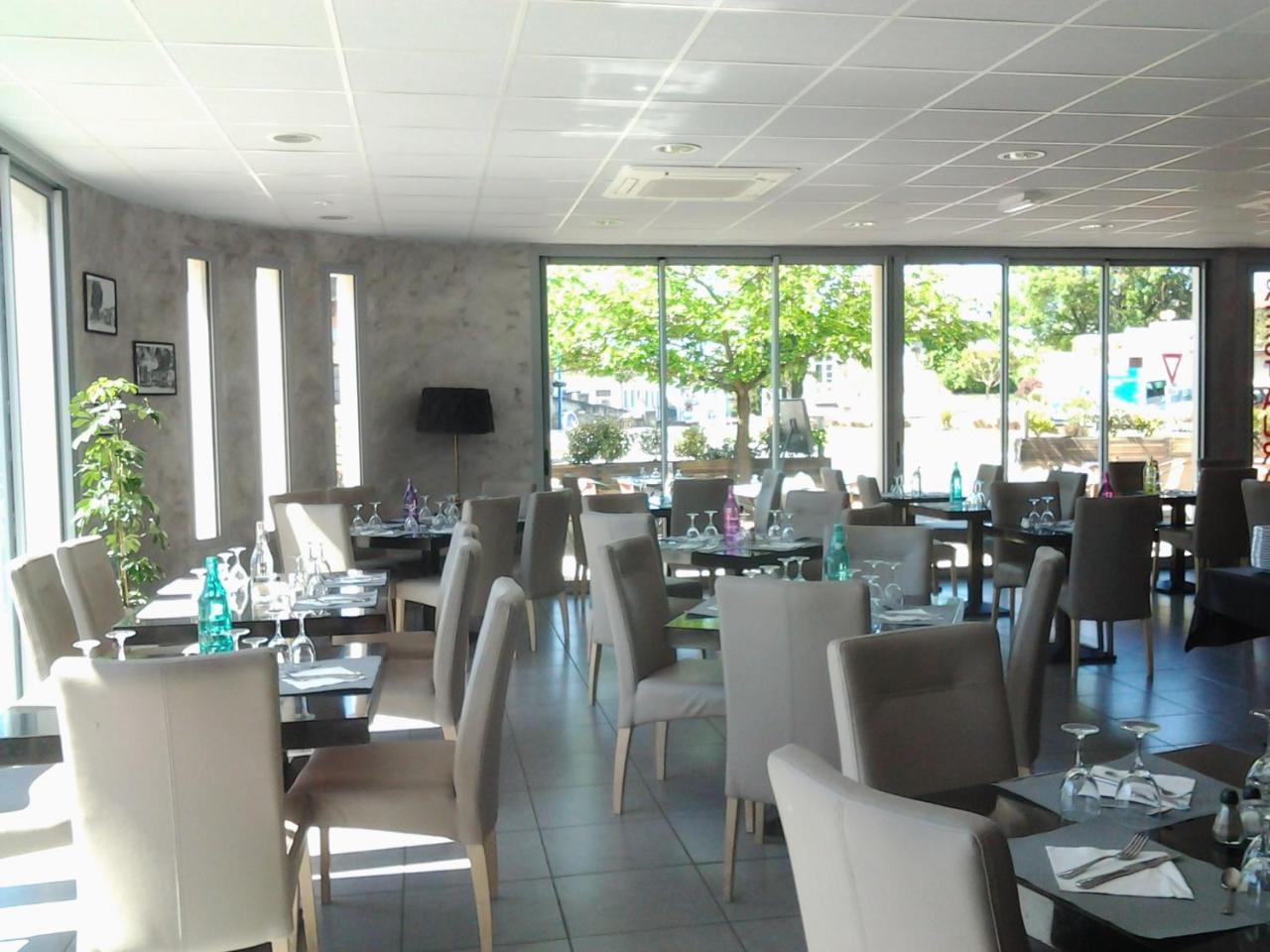 Hotel Le Midi Montaigu-de-Quercy Zewnętrze zdjęcie