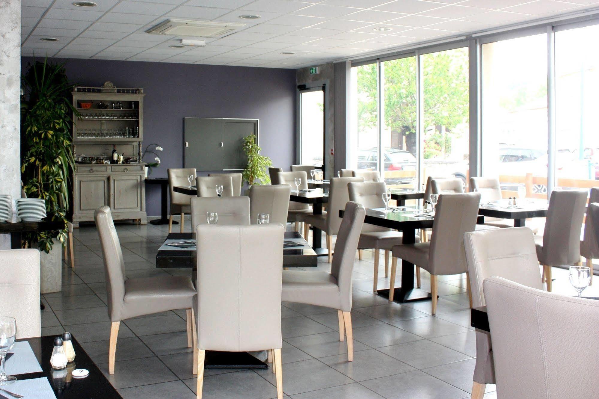 Hotel Le Midi Montaigu-de-Quercy Zewnętrze zdjęcie